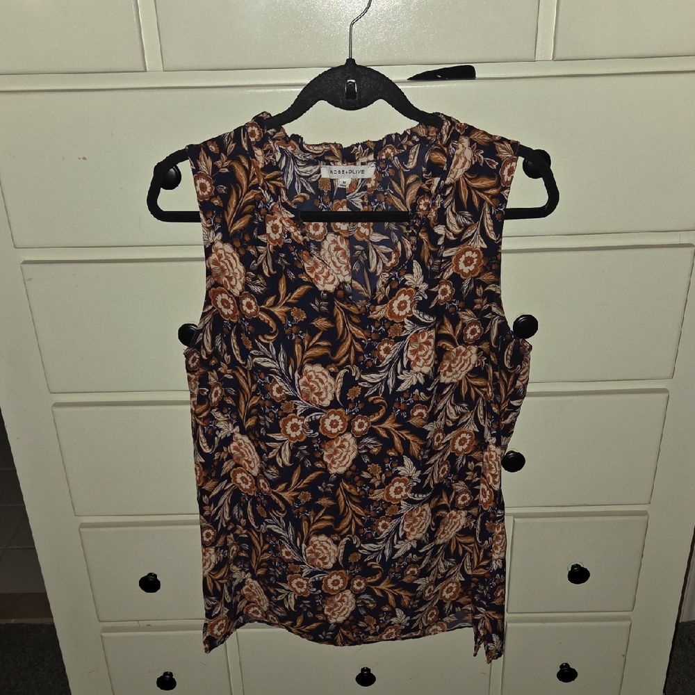 Rose & Olive Multicolor Floral Sleeveless Blouse 💓4/$25
